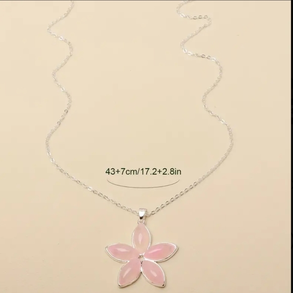 Pretty pink flower - Picture 3 of 3